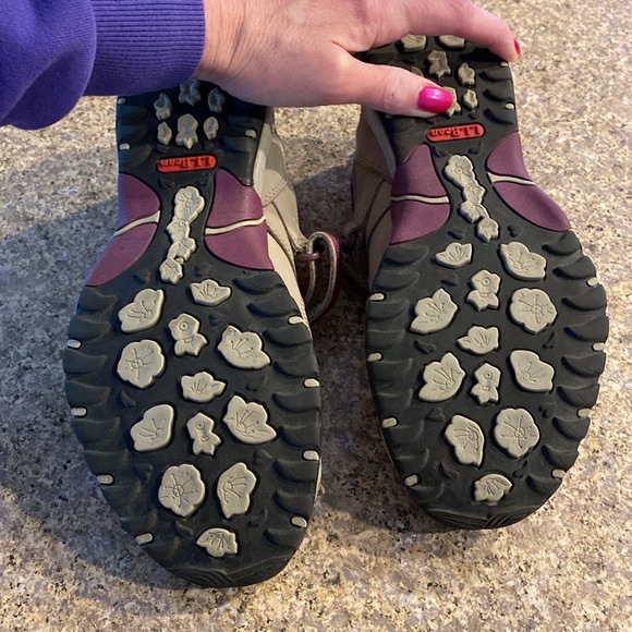 L.L. Bean Sandals or Sneakers? 7 Velcro Closure - Picture 9 of 17